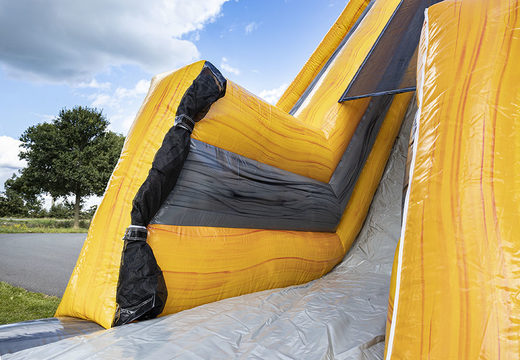 Acquista Gonfiabile Base Jump Pro Slide di 4 e 6 metri di altezza per grandi e piccini. Ordina ora l'attrazione gonfiabile online su JB Gonfiabili Italia