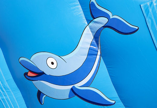 Ottieni il tuo scivolo gonfiabile delfino con i colori allegri, gli oggetti 3D e la divertente stampa sulla parete laterale per i bambini. Ordina gli scivoli gonfiabili da JB Gonfiabili Italia