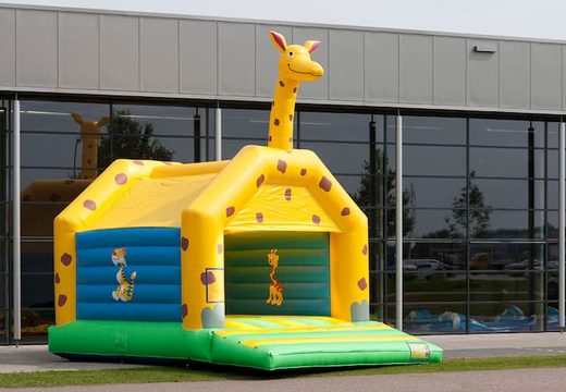 Acquista un super castello gonfiabile ricoperto di allegre animazioni a tema giraffa per bambini. Ordina i castelli gonfiabili online su JB Gonfiabili Italia
